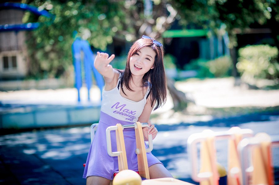 从此以后，刘协在自己手中的弊端反而大过了他所带来的利益，甚至还甩不脱，如果可以，曹操真想把这个麻烦扔给吕布，让吕布自己去折腾，但很显然，如果他真那么做了，等于让吕布连大义都占住了。